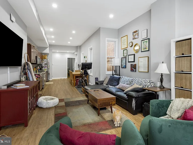 1209 E Susquehanna Ave #1 — Photo 3