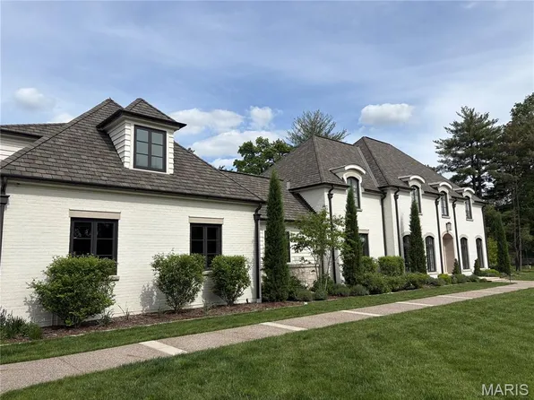 4 Clayprice Ct, Saint Louis, MO 63124