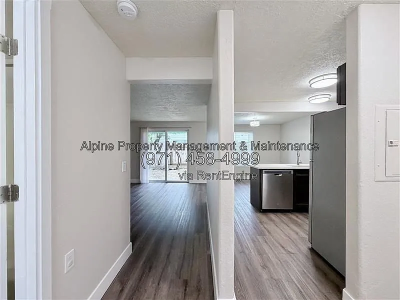 2 bed, 2.0 bath, 1100 sqft, $1,575 — Photo 3