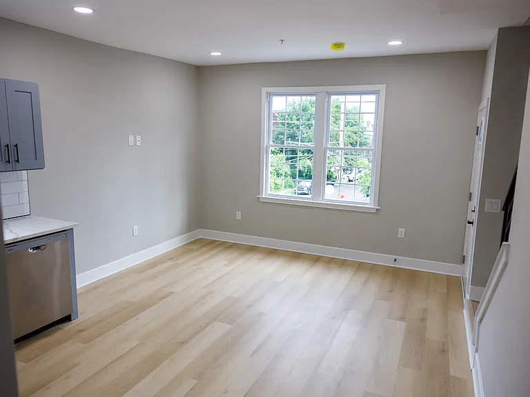 1201 Lindley Ave #3 — Photo 17