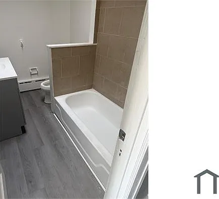 3 bed, 960 sqft, $1,800 — Photo 3