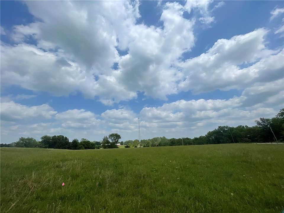 2nd image of 8022 NE Highway J