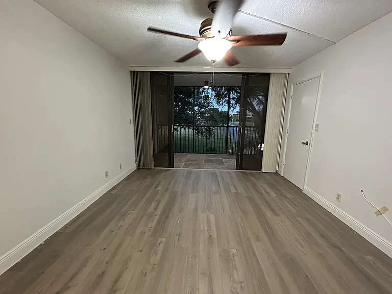2911 SW 87th Ter #1607 — Photo 1