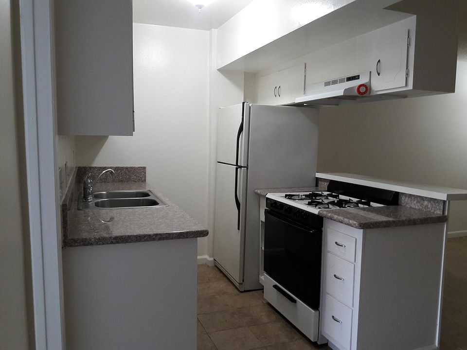 kitchen with granite counter