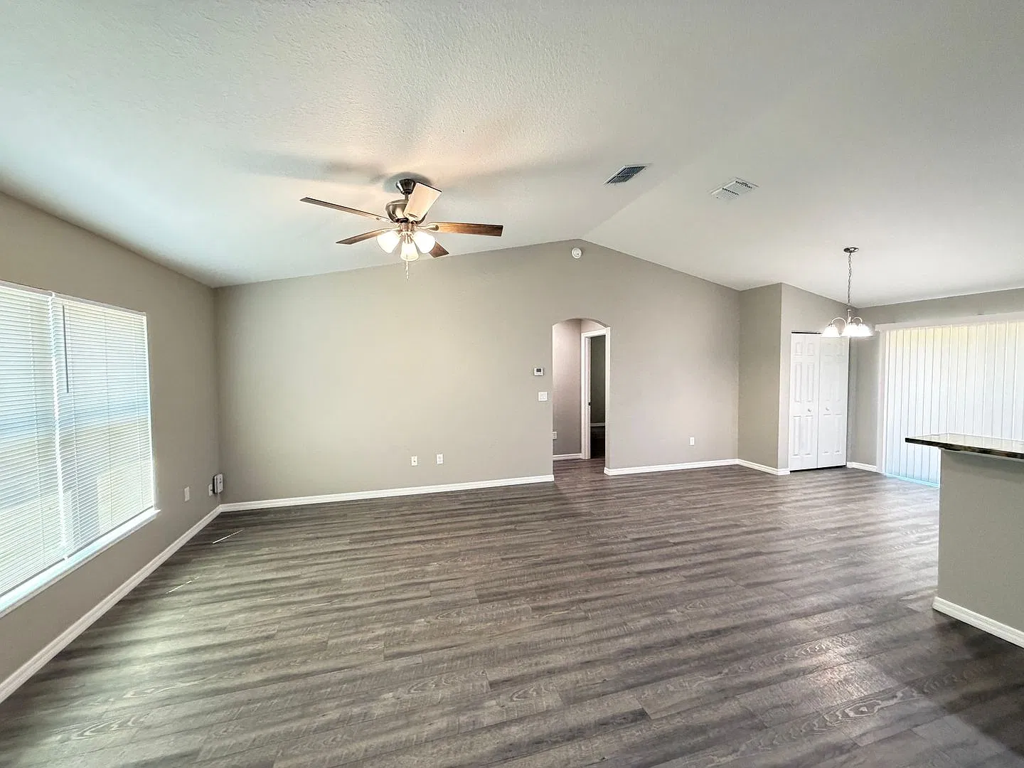 Gorgeous 3 Bedroom, 2 Bathroom Home In Ocala!! — Photo 4
