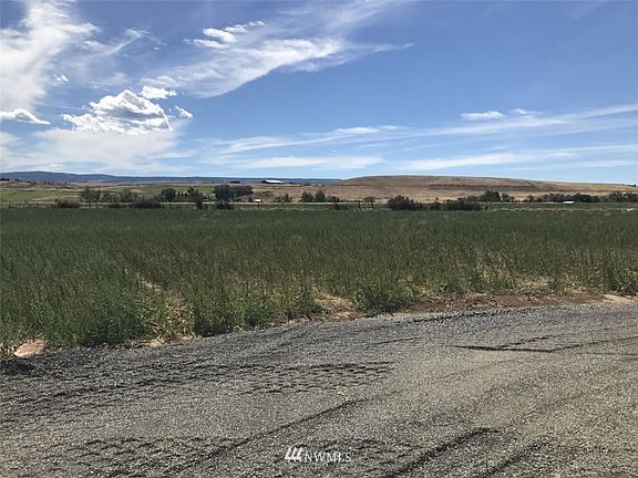 4th image of 10 Green Canyon Lane