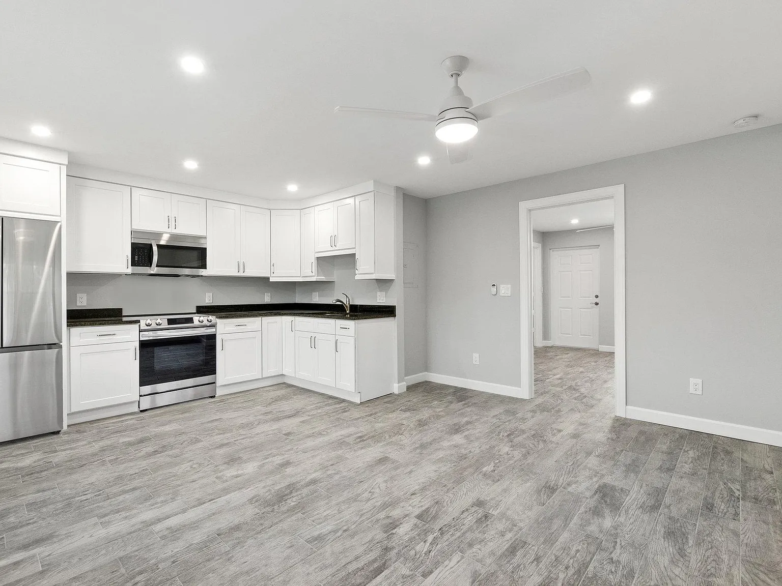 1517 Ocean Dr — Photo 4