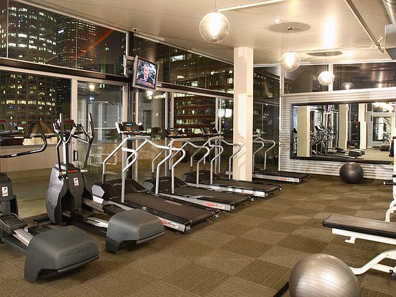 24-hour Rooftop Fitness Center