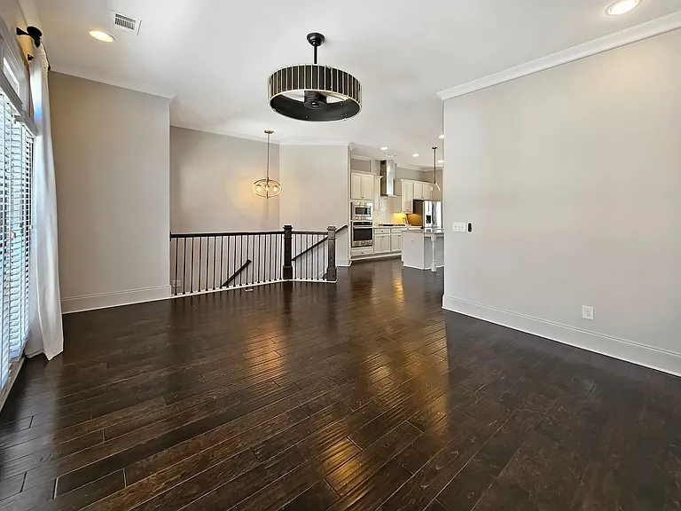 2142 Coventry Dr — Photo 7