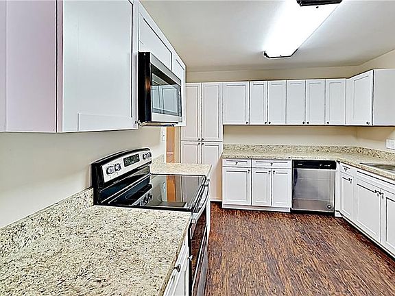3rd image of 2617 Nancy St