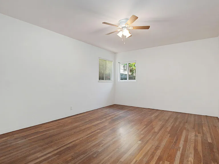 2120 State St — Photo 16