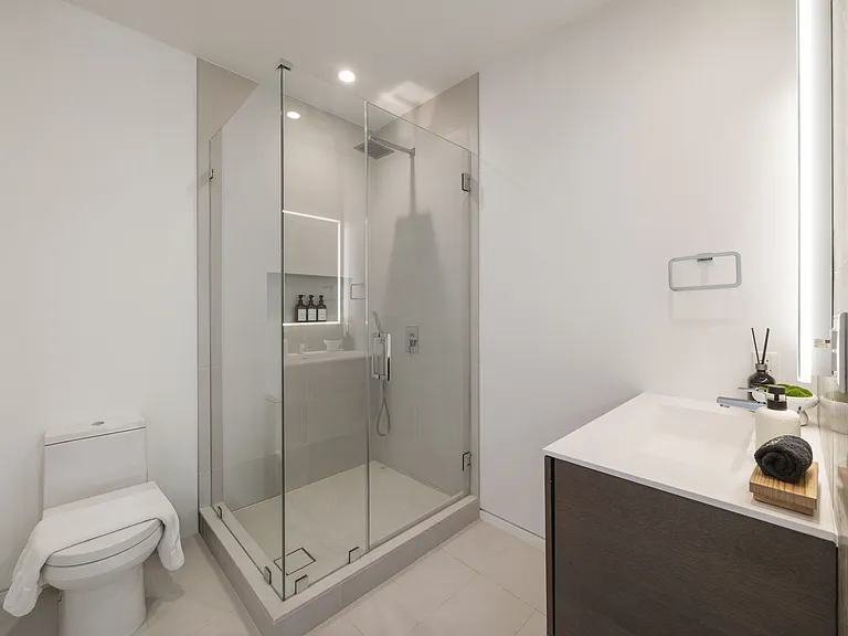 462 N Croft Ave — Photo 53