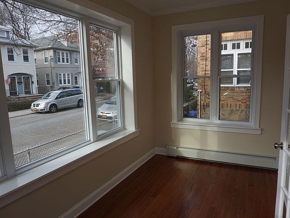 4th image of 51 E 236th St #1