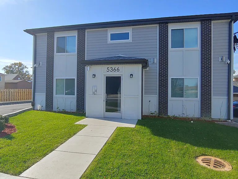 5366 S Laramie Ave #202 — Photo 28