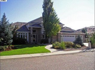 822 Hays Cir, Longmont, CO 80501