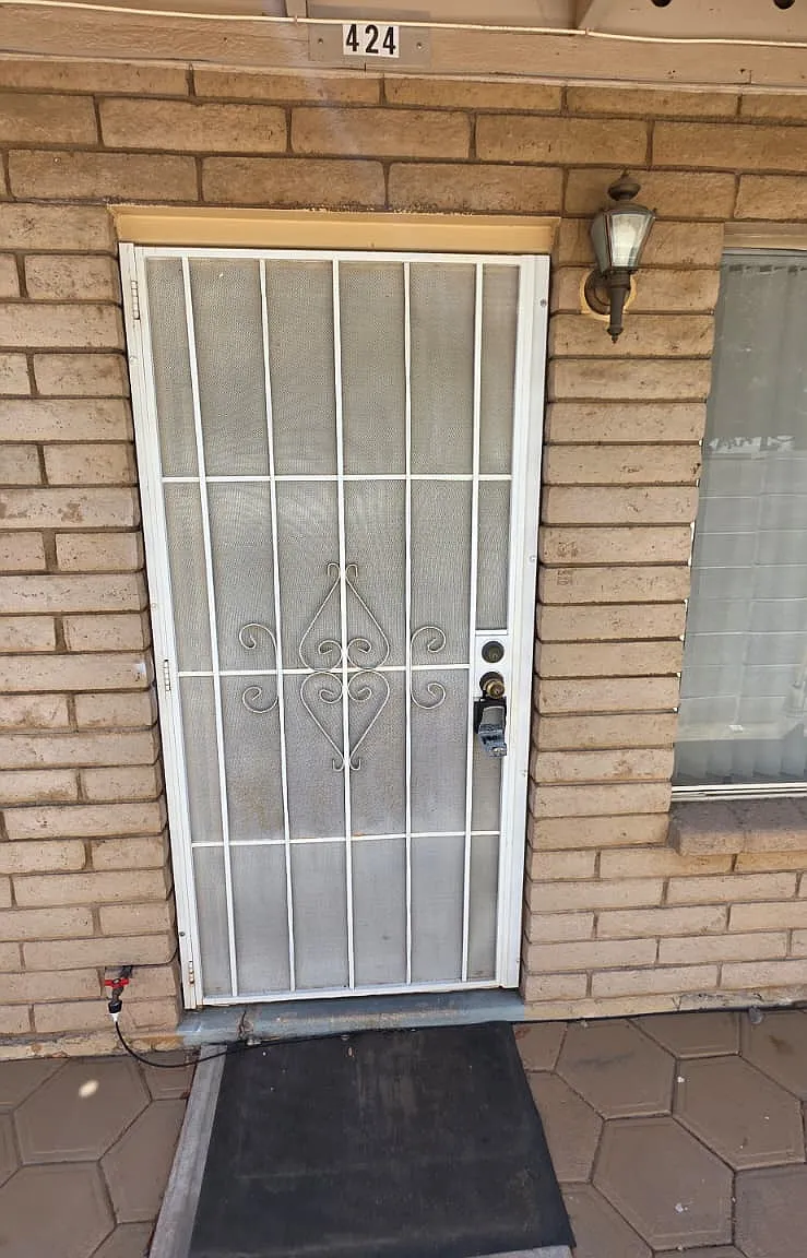 2 bed, 700 sqft, $1,300 — Photo 3