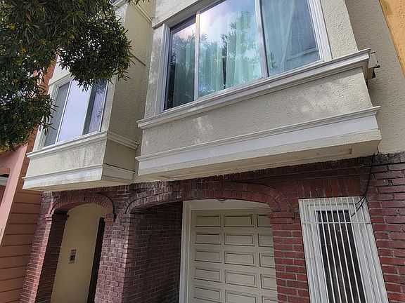 2nd image of 1364A Broadway St