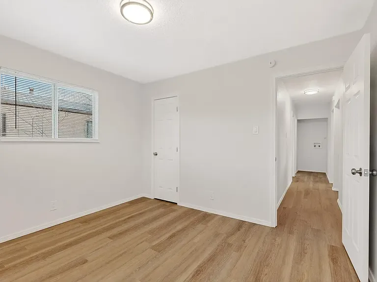 8320 Trumbull Ave SE — Photo 20