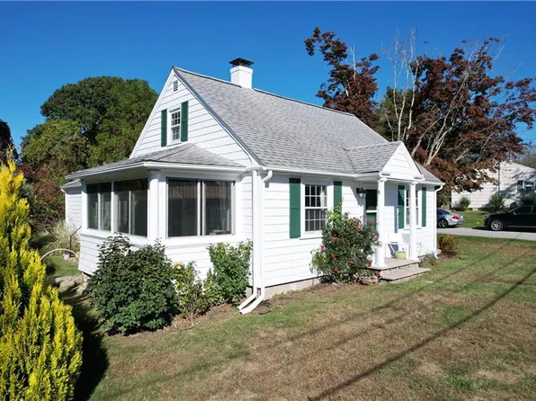 19 Maywood Rd, Narragansett, RI 02882