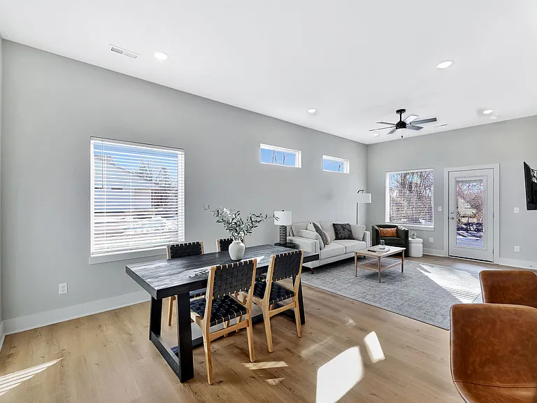 1014 SE 10th Ter — Photo 14
