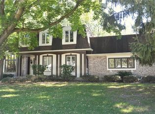 3903 N Valley Dr, Fairview Park, OH 44126