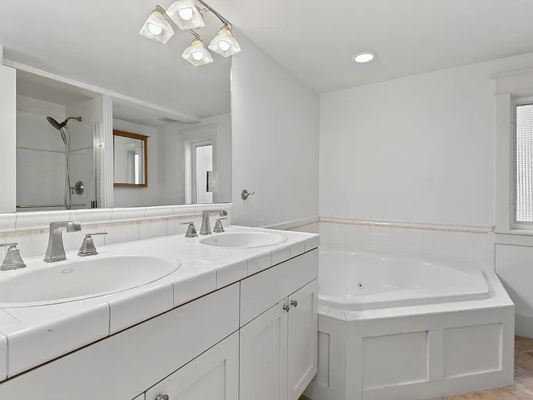 1133 10th Ave E #A — Photo 27