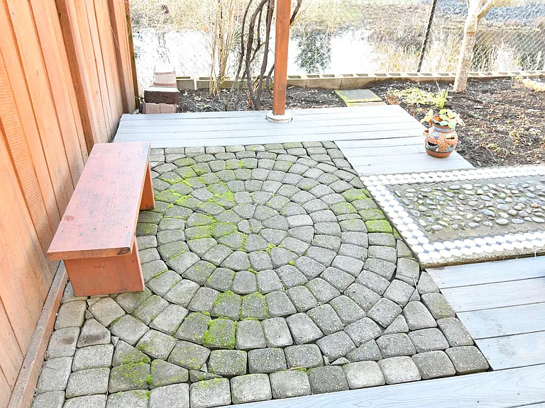 5013 Black Rock Loop SE — Photo 35