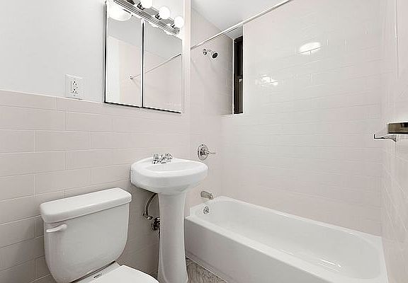 5th image of 330 W 85th St APT 3C