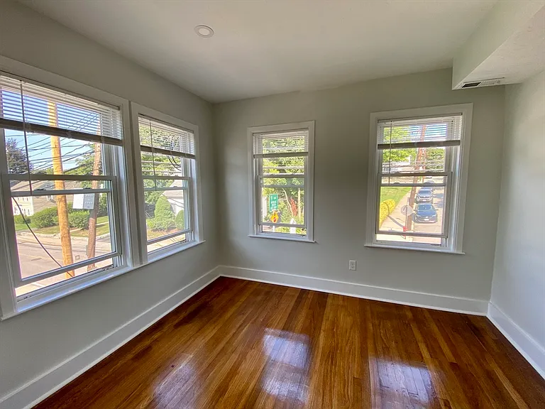 975 Chestnut St #2 — Photo 2