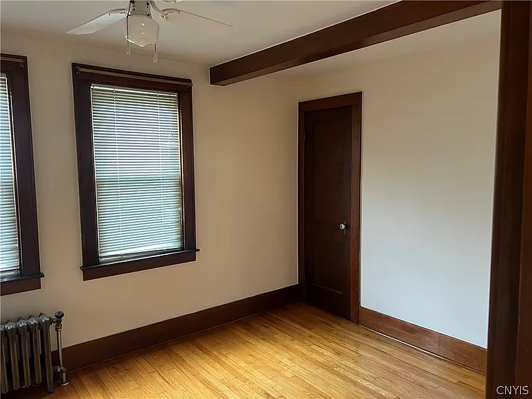 412 Delmar Pl — Photo 6