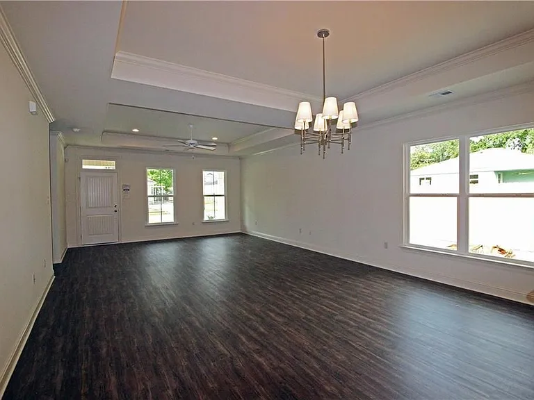 4517 Chalfant Dr — Photo 7