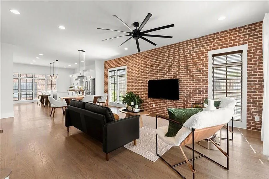 4 bed, 3.5 bath, 2024 sqft, $4,550 — Photo 1