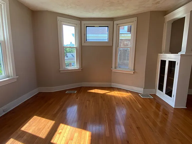111 Harwood St — Photo 4