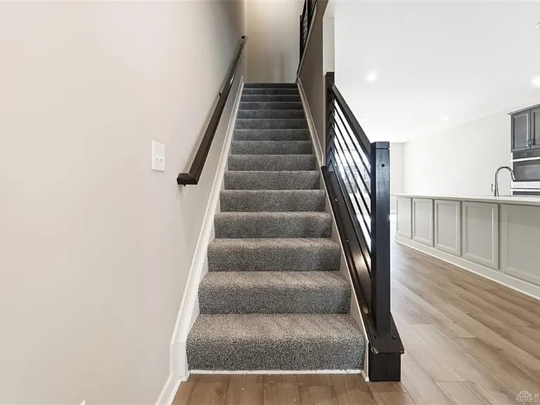 7241 Otley Dr — Photo 32