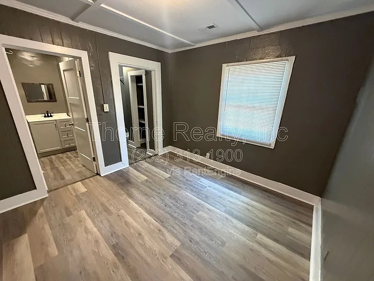 615 Manchester St SE — Photo 11