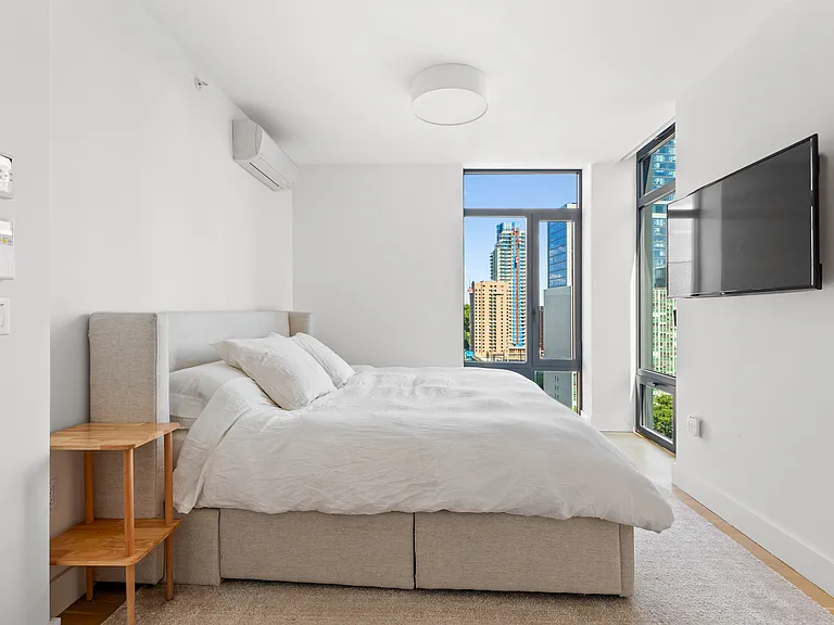 112 Fleet Pl #12A — Photo 10