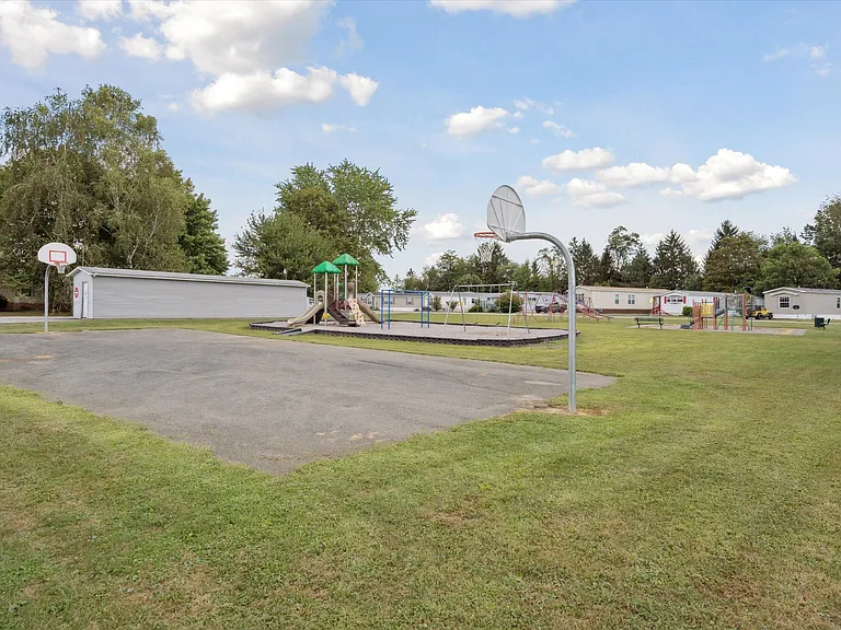 Sunny Acres — Photo 39