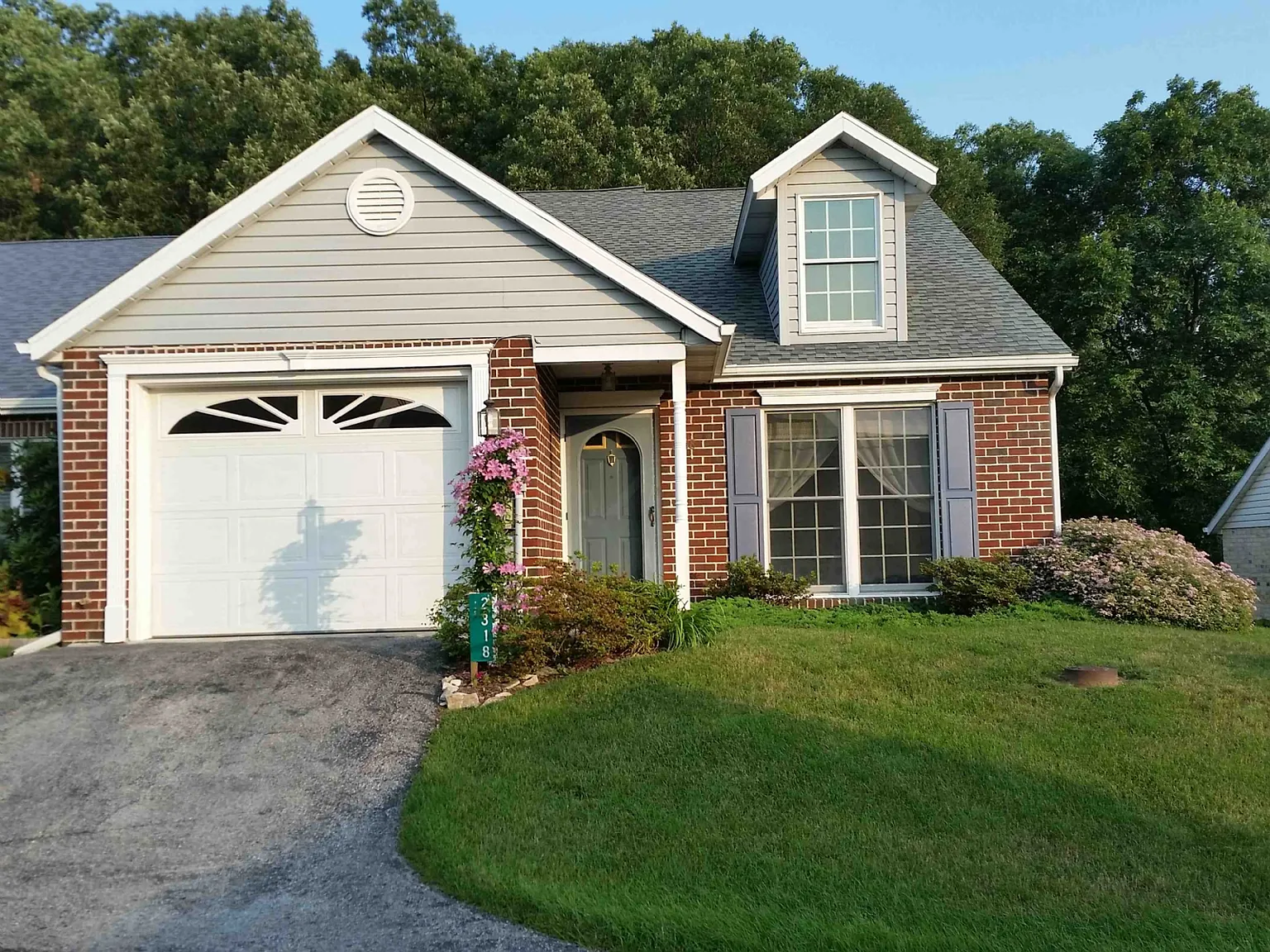 2318 Majestic Ct photo 1