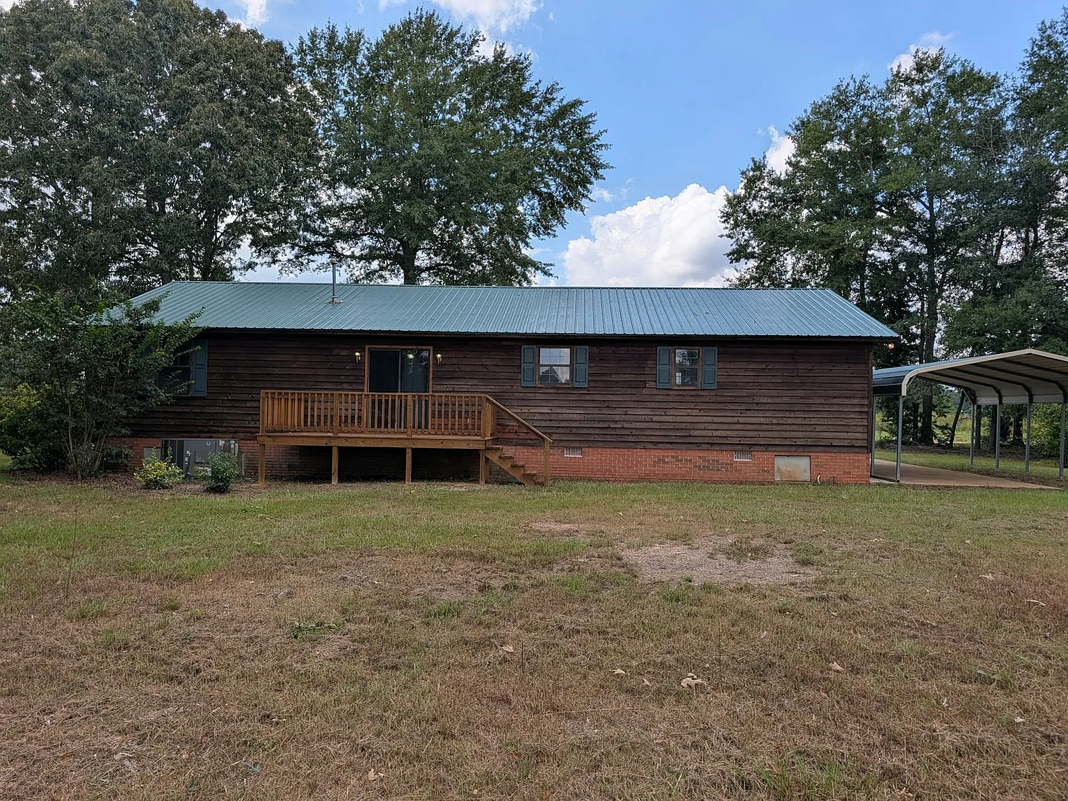 1564 Bryant Dr. — Photo 2