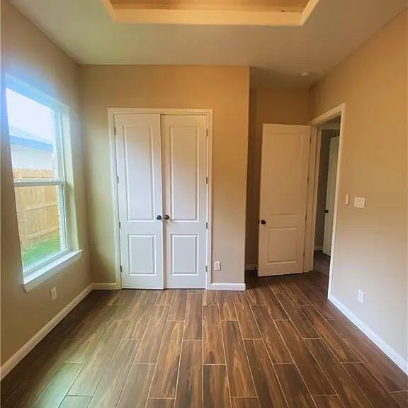 2710 E Bella Vista Ave — Photo 3