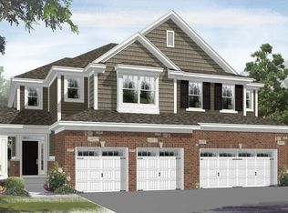 27W148 Breme Dr E, Warrenville, IL 60555