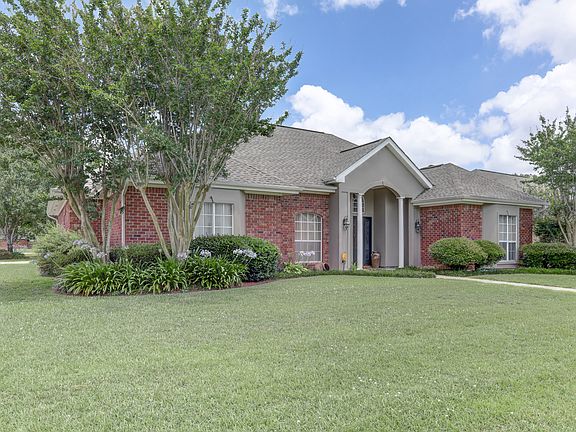 mature landscaping
low maint