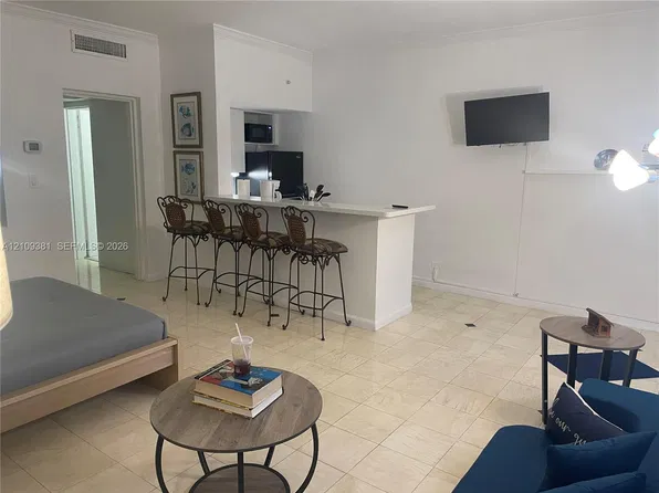 26 Diplomat Pkwy #2351, Hallandale, FL 33009