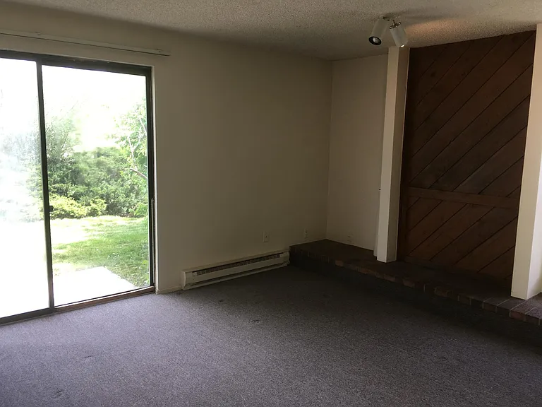 1015 Hover St #1 — Photo 9