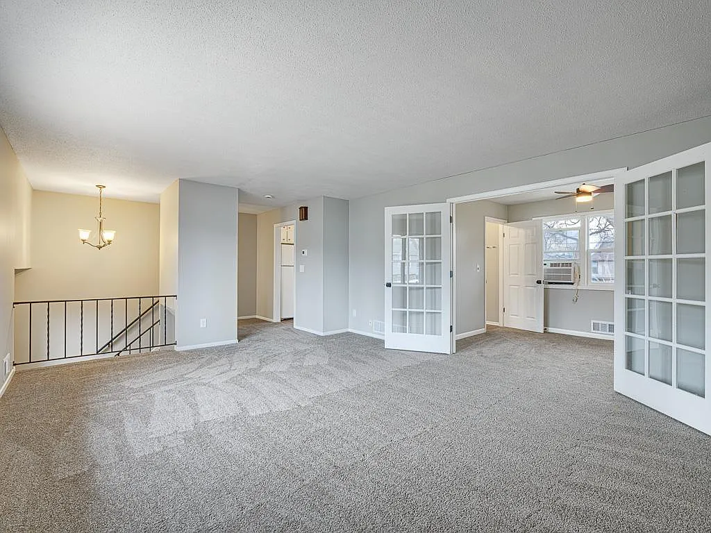 3 bed, 1.0 bath, 1204 sqft, $1,950 — Photo 3
