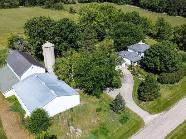 97 Shady Willow Road, Brooklyn, WI 53521