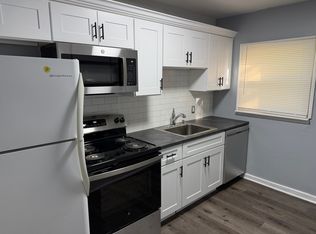 1 bed, 1.0 bath, 350 sqft, $1,000, Waterford, MI 48327
