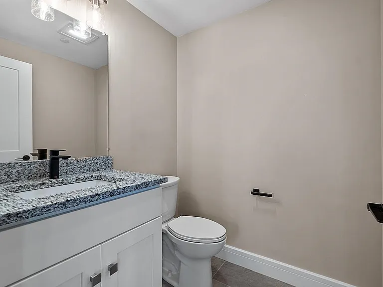 5 Batchelder Ct #301 — Photo 11
