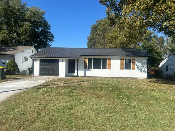 1239 Maple St, Boonville, MO 65233