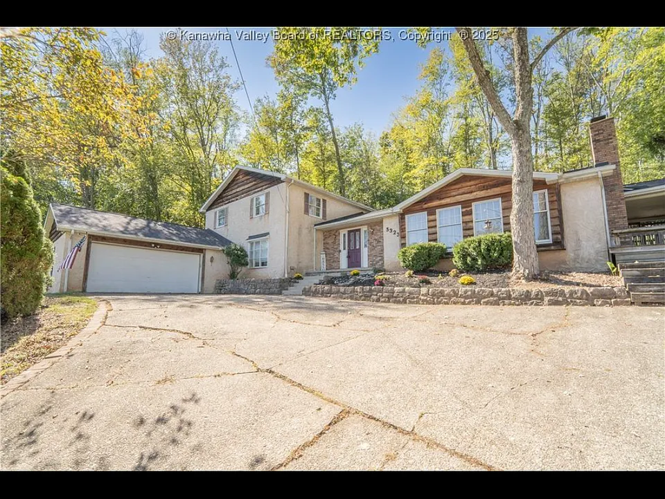 5323 Stephen Way